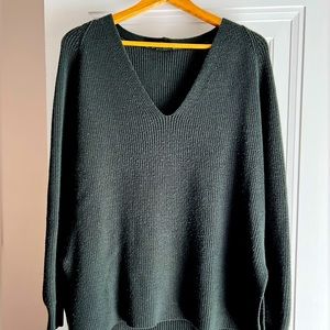 Athleta V-neck tunic side split sweater